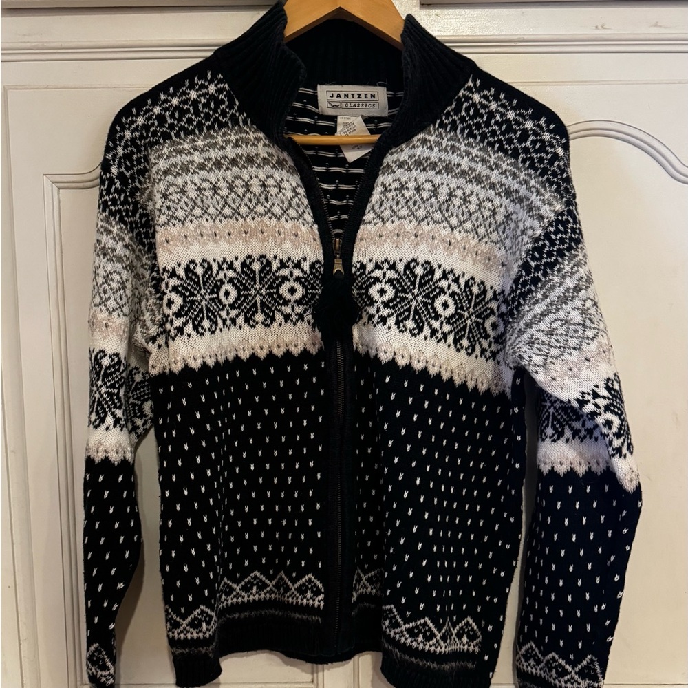 Jantzen vintage  women’s Black and White Zip Up Sweater